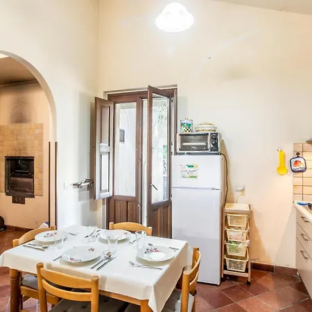 2 Bedroom In Σπίτι διακοπών Monterosso Almo